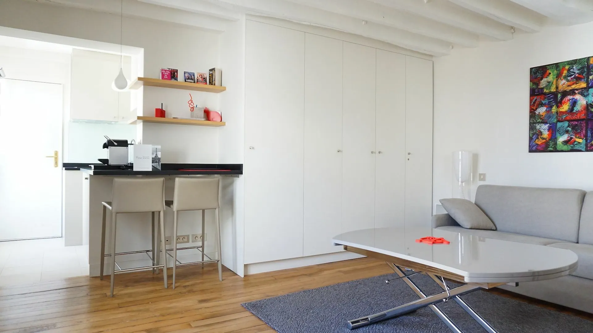 Saint-Germain-Des-Pres - Studio - Paris 6 0*,  France